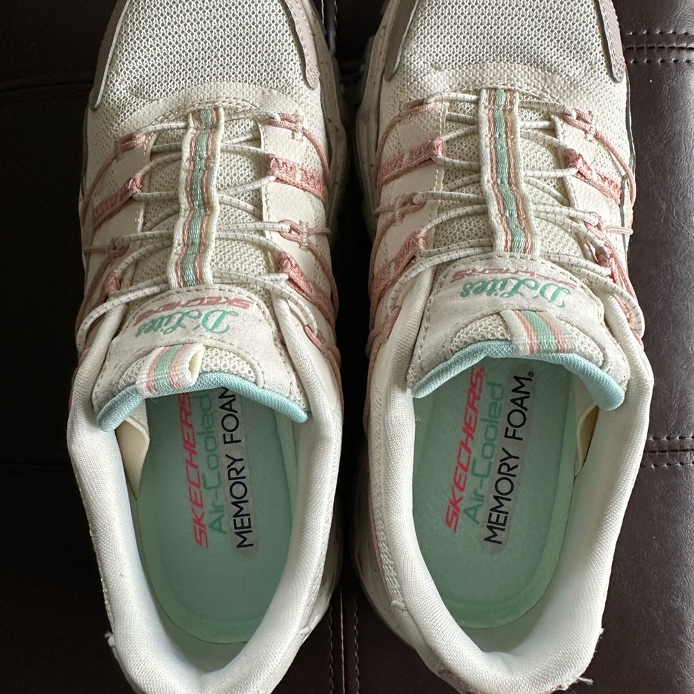 Skechers Women's White and Pink Sneakers